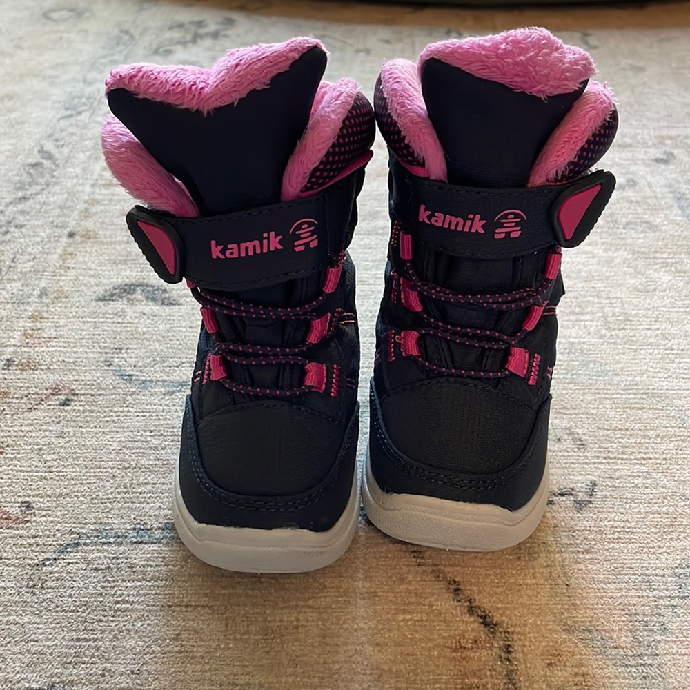 Baby girls size 5 kamik boots